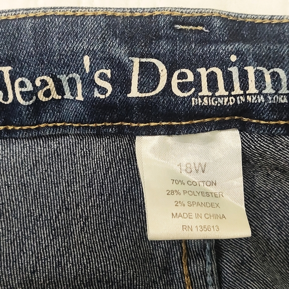 Jean's Denim embroidered jeans. - Picture 3 of 9
